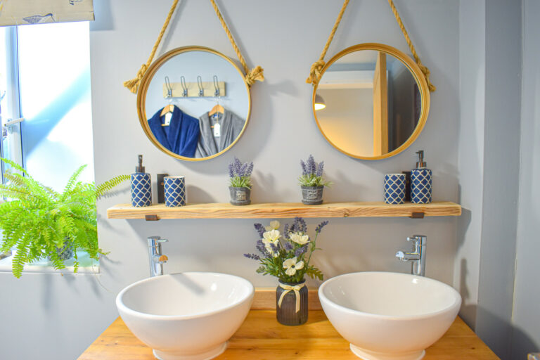 Avocet bathroom | luxury dog friendly self catering accommodation on the Suffolk Coast