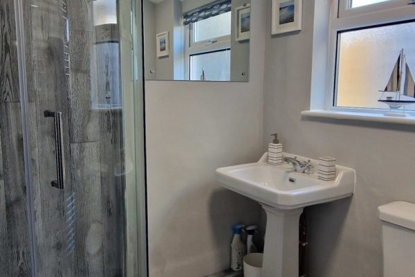 Curlew Cottage downstairs bathroom | Suffolk Coastal Escapes | dog friendly self catering accommodation on the Suffolk coast.