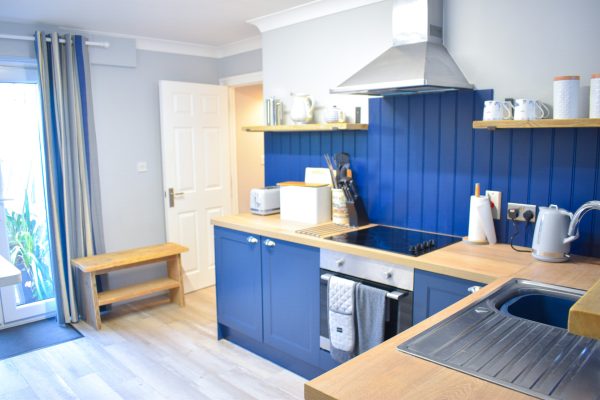 Sandpiper kitchen | dog friendly self catering accommodation on the Suffolk Coast