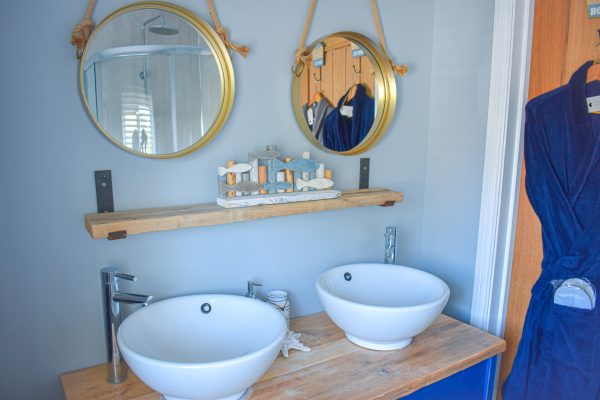 Sanderlings bathroom | Suffolk Coastal Escapes | Holiday home on the Suffolk Coast