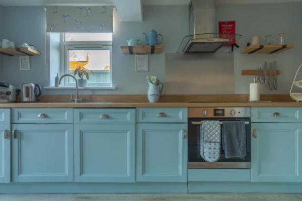 Avocet kitchen | dog friendly holiday home on the Suffolk coast